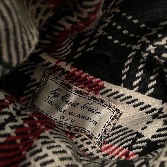 Louie Louie Vintage Glamour - Picture 2 of 4